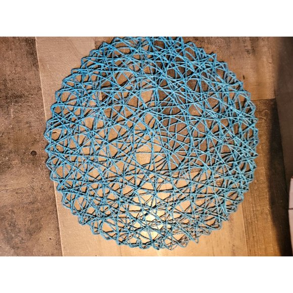 Blue abstract yarn table decor placemat - Picture 4 of 4